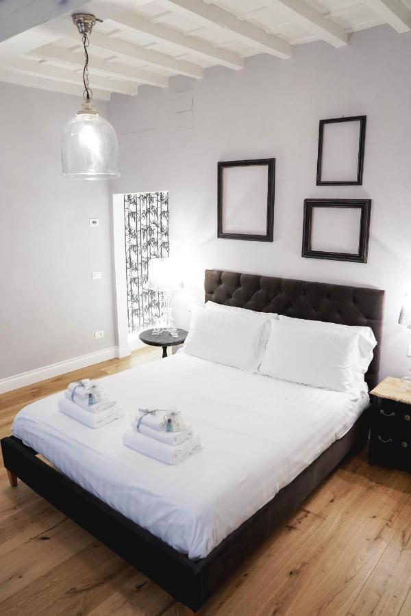 Art Apartment Black & White Suite Флоренция Экстерьер фото