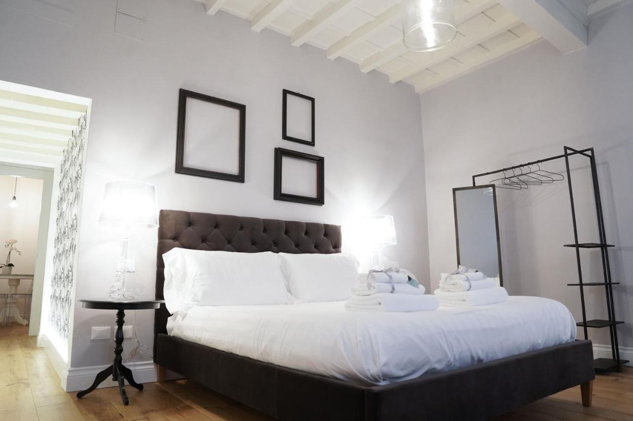Art Apartment Black & White Suite Флоренция Экстерьер фото