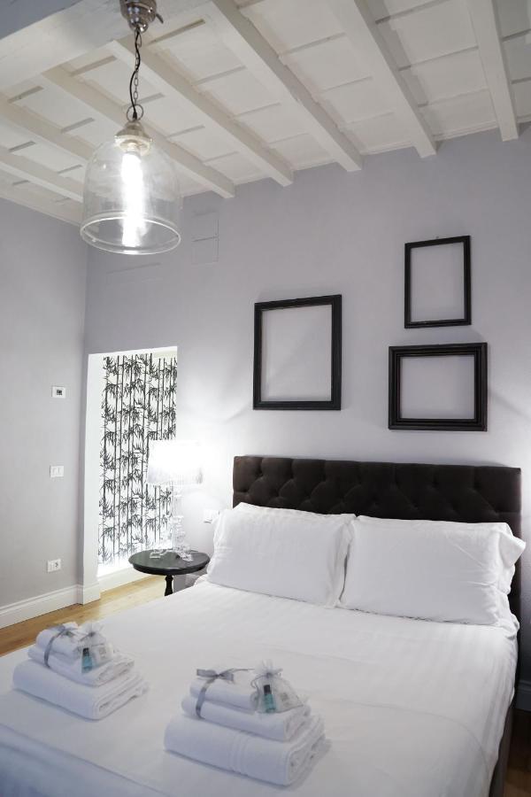 Art Apartment Black & White Suite Флоренция Экстерьер фото