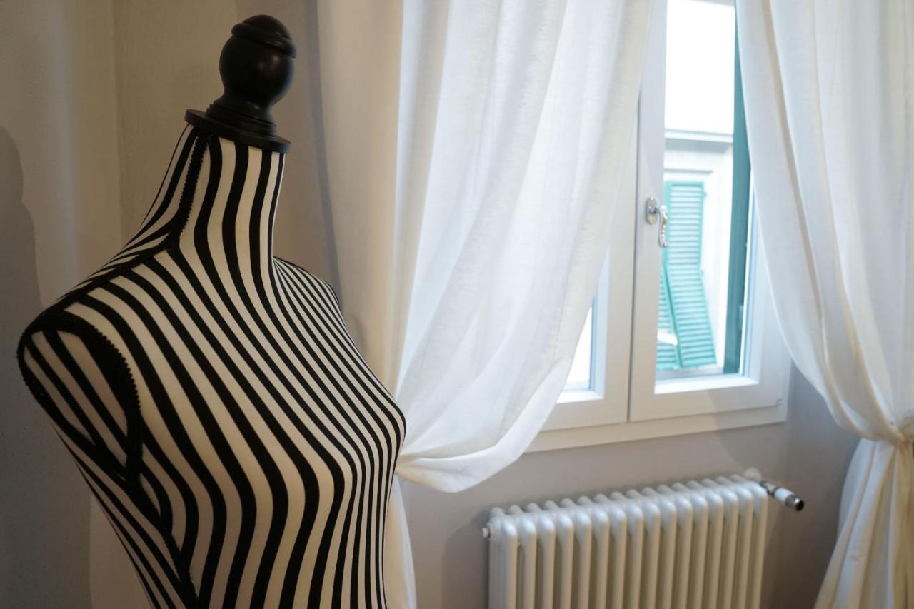 Art Apartment Black & White Suite Флоренция Экстерьер фото