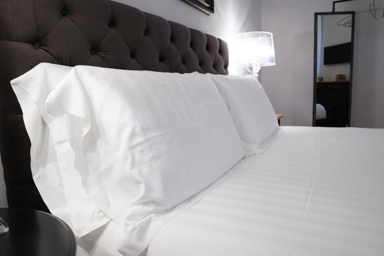 Art Apartment Black & White Suite Флоренция Экстерьер фото