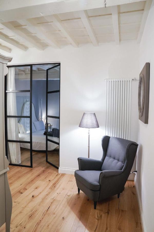 Art Apartment Black & White Suite Флоренция Экстерьер фото