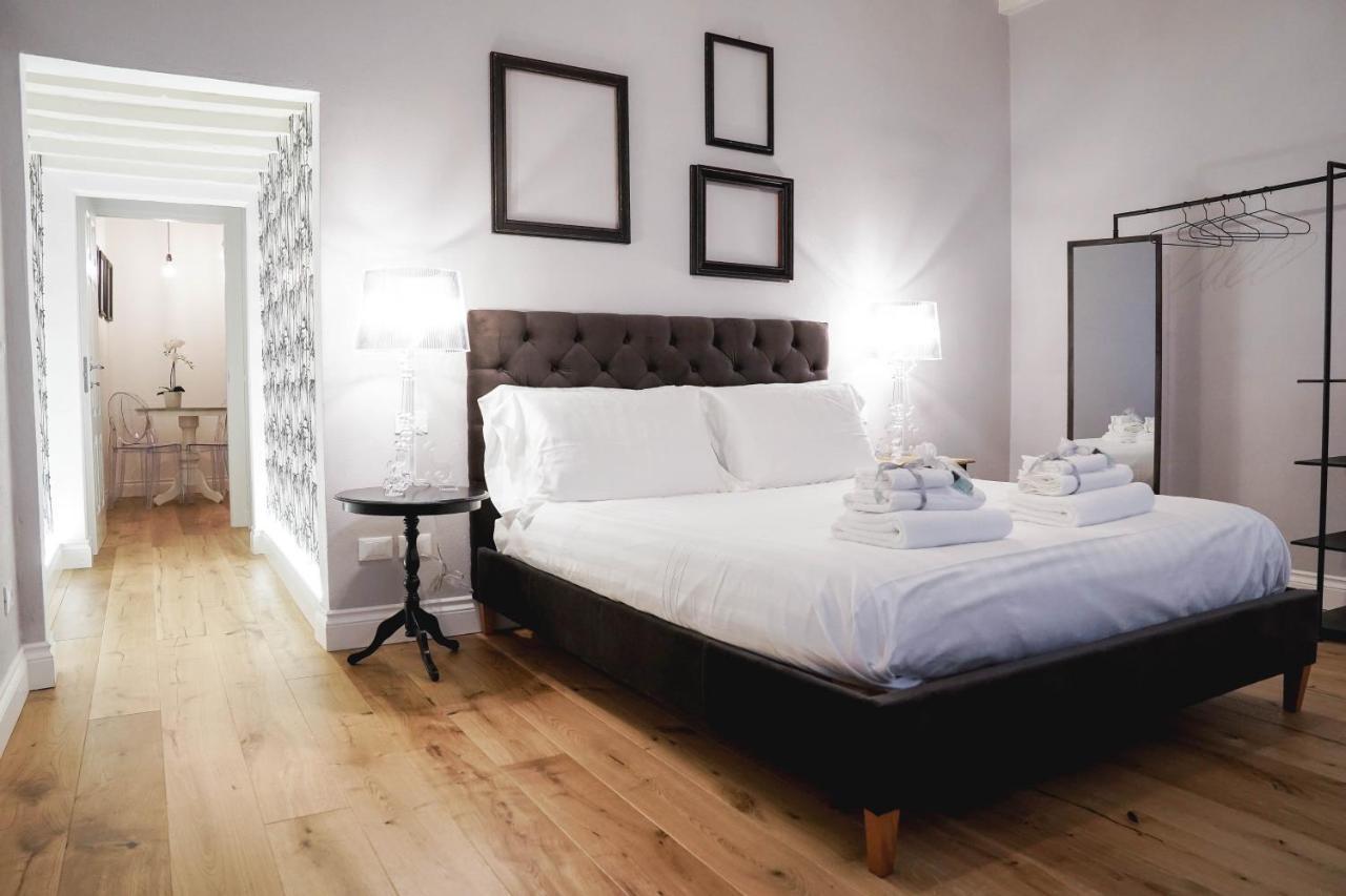 Art Apartment Black & White Suite Флоренция Экстерьер фото